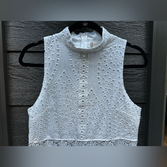 Altar’d State Women’s White Eyelet Dress Size Large - Picture 2 of 5